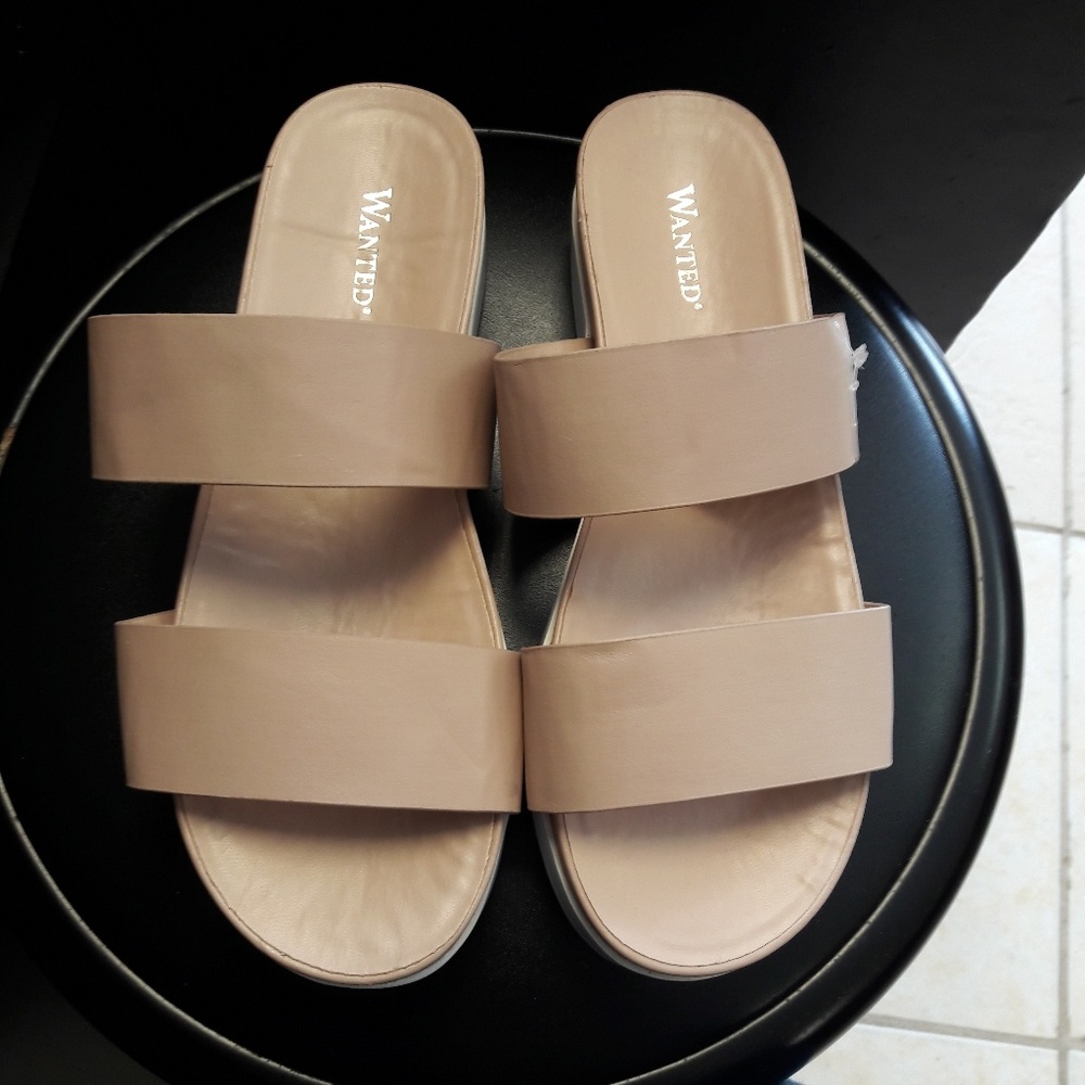 Wanted Beige & White Slip on Sandals Size 8 B(M) U